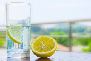 9 دلیل مهم برای آغاز نوشیدن آب لیمو به صورت روزانه